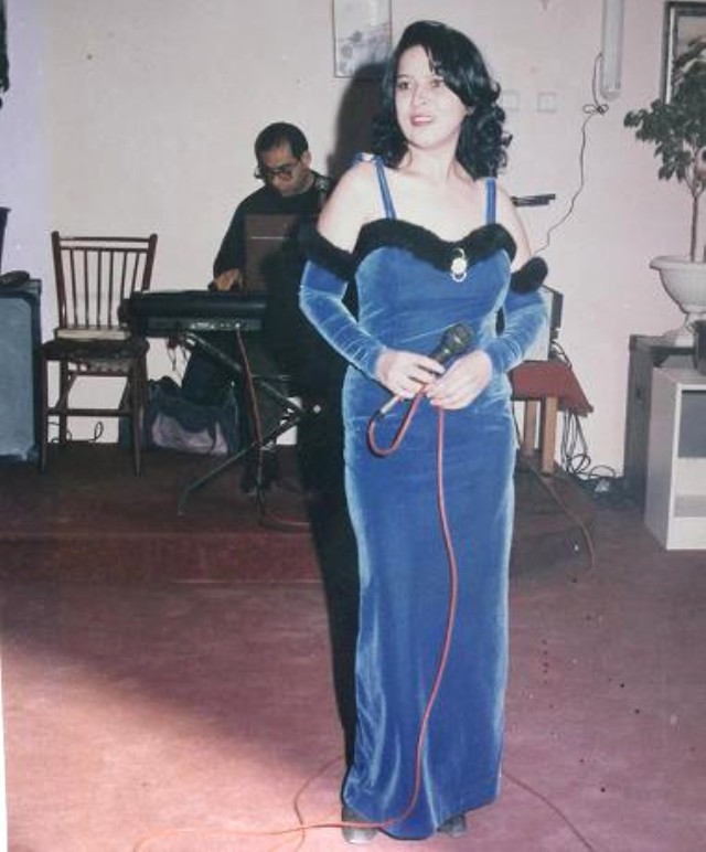 Məşhur müğənni acınacaqlı vəziyyətdə - Pul qazanmaq üçün... - FOTOLAR (VİDEO)